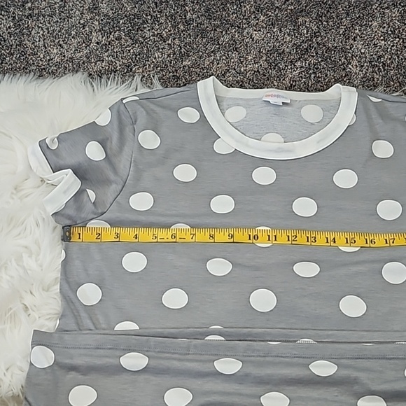 LuLaRoe Liv Gray and Off-white Polka Dot Crew Neck Short Sleeve Tee - Picture 10 of 14